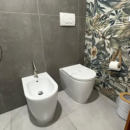 Bholidaymood - La Casa Di B * Satriano